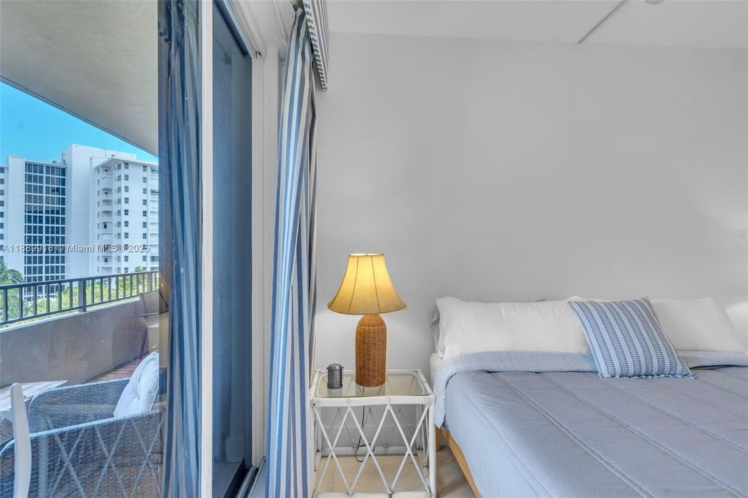 For Sale: $1,450,000 (2 beds, 2 baths, 1532 Square Feet)