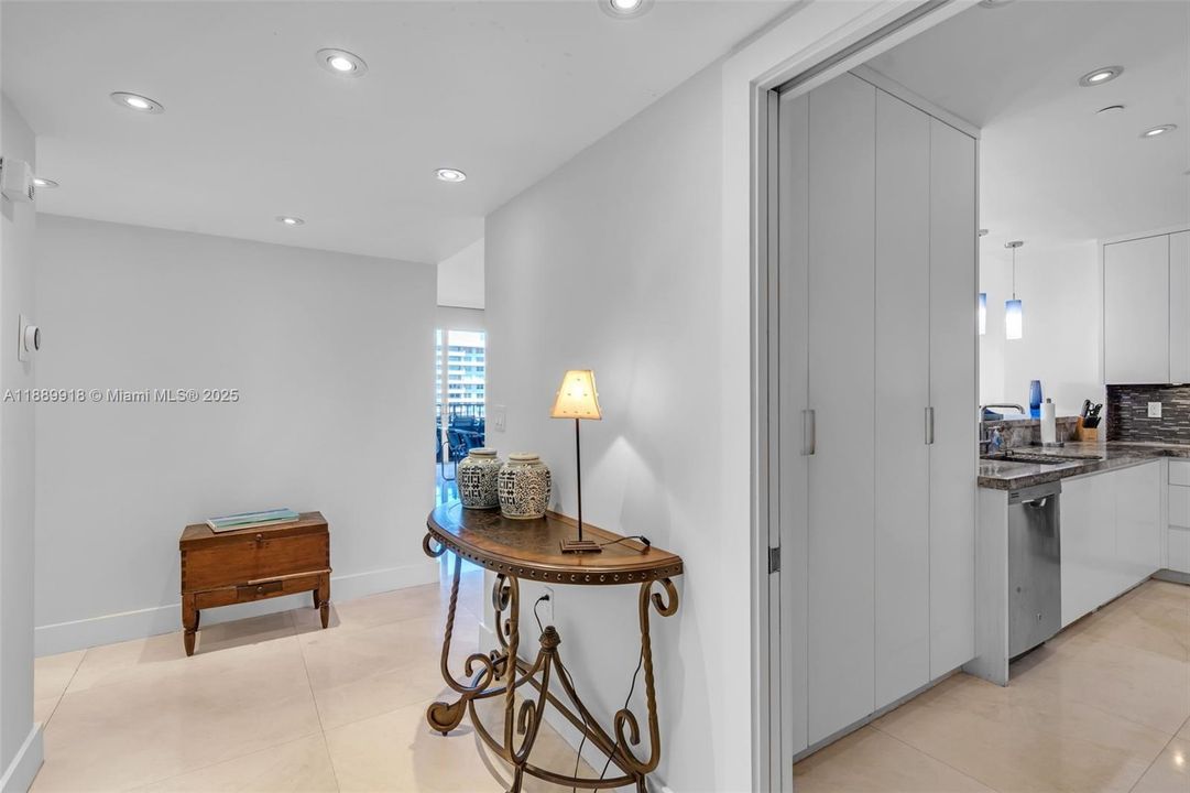 For Sale: $1,450,000 (2 beds, 2 baths, 1532 Square Feet)