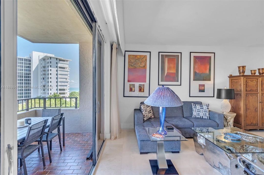 For Sale: $1,450,000 (2 beds, 2 baths, 1532 Square Feet)