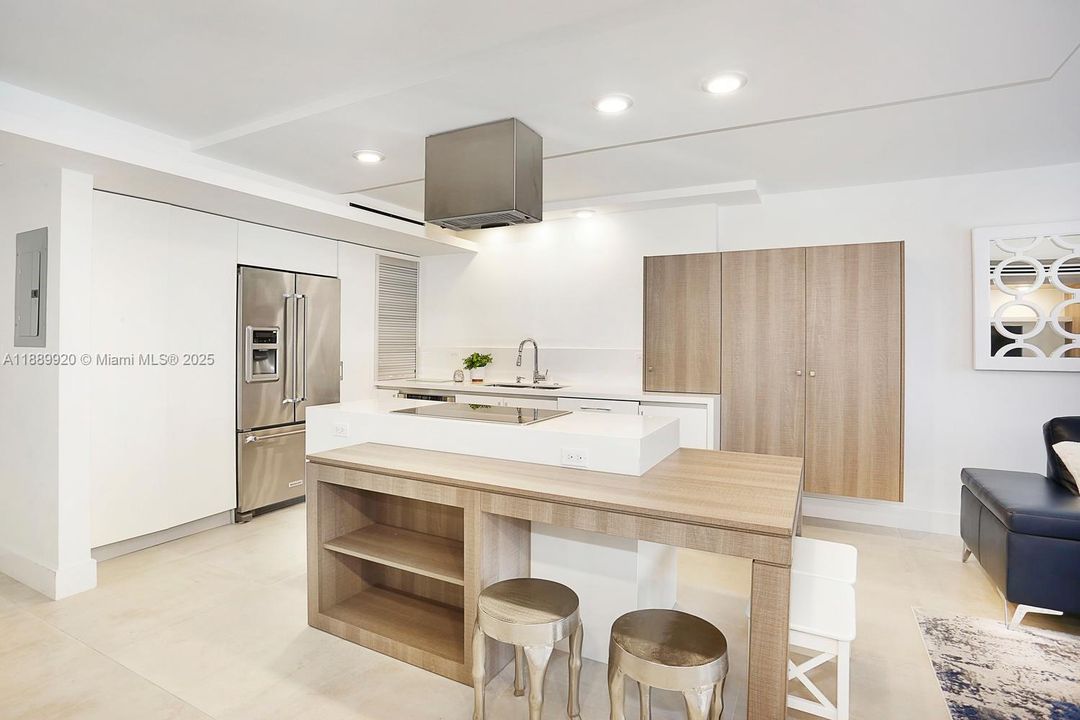 Под контрактом: $4,500 (2 спален, 2 ванн, 1362 Квадратных фут)