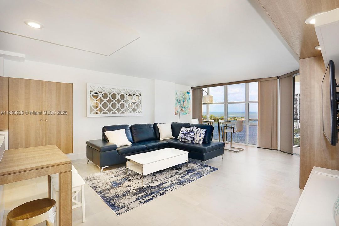 Под контрактом: $4,500 (2 спален, 2 ванн, 1362 Квадратных фут)