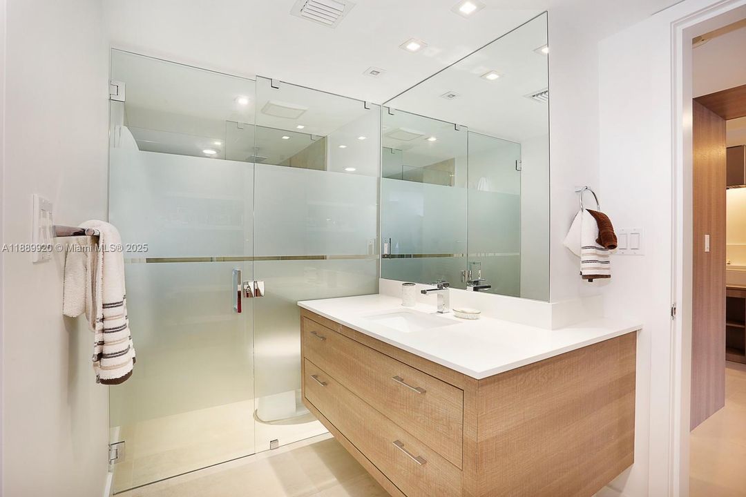 Под контрактом: $4,500 (2 спален, 2 ванн, 1362 Квадратных фут)