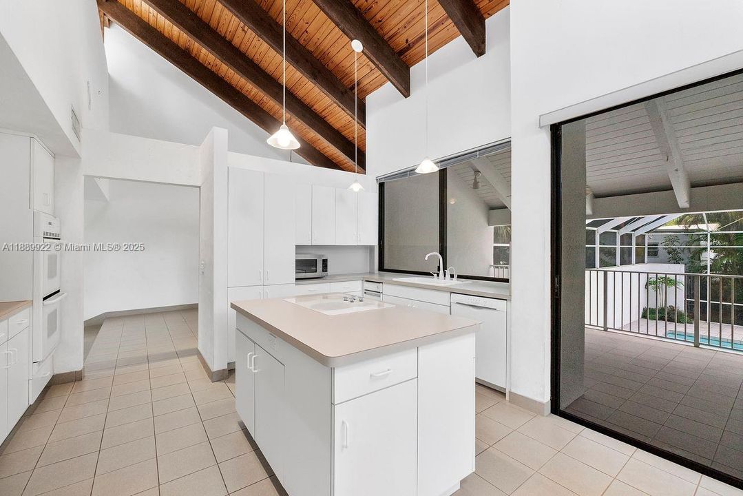 For Sale: $1,650,000 (4 beds, 3 baths, 3248 Square Feet)