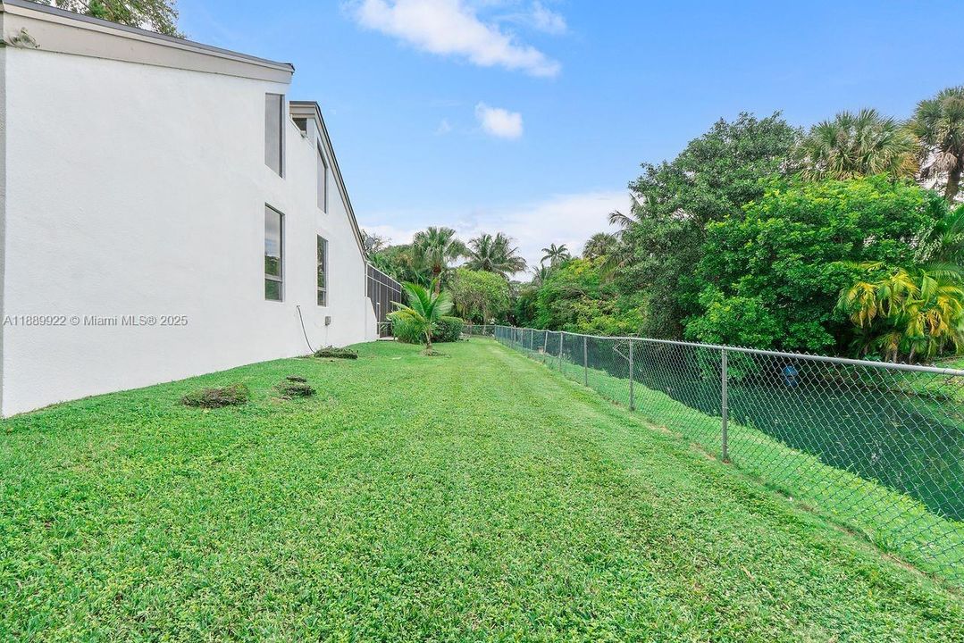 For Sale: $1,650,000 (4 beds, 3 baths, 3248 Square Feet)