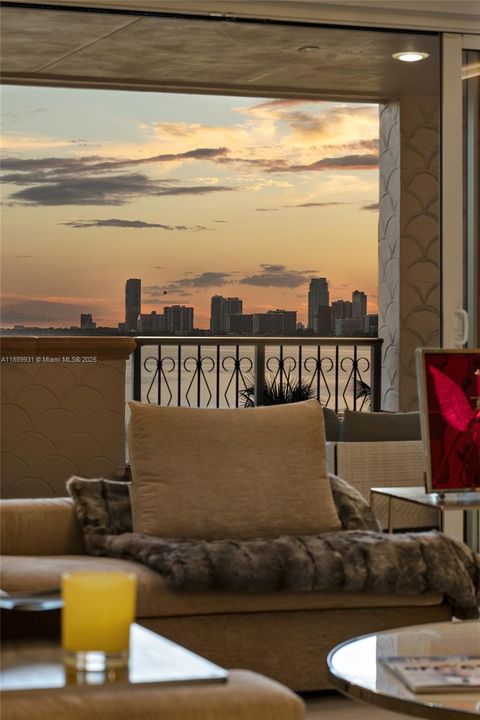 待售: $11,980,000 (4 贝兹, 4 浴室, 4109 平方英尺)