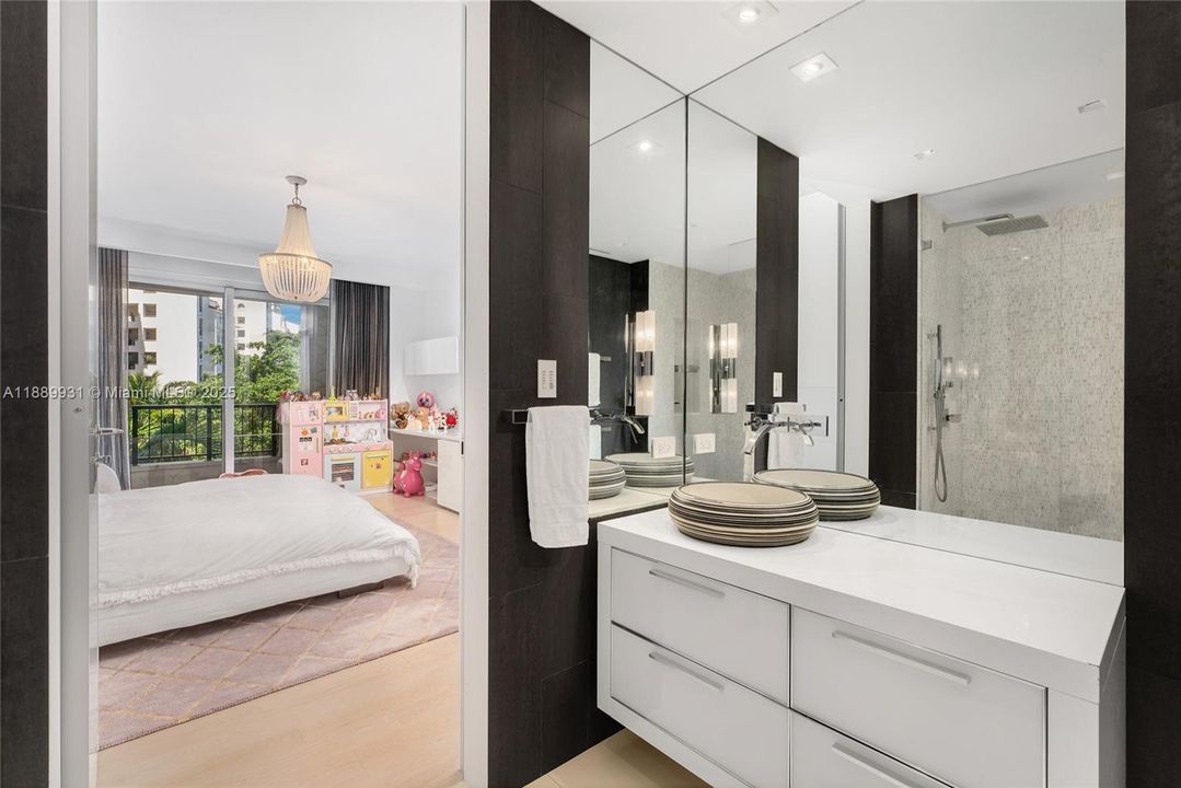 待售: $11,980,000 (4 贝兹, 4 浴室, 4109 平方英尺)