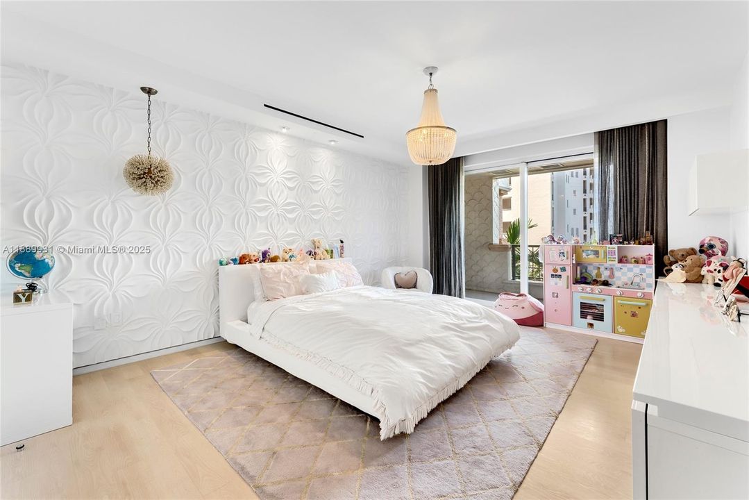 待售: $11,980,000 (4 贝兹, 4 浴室, 4109 平方英尺)