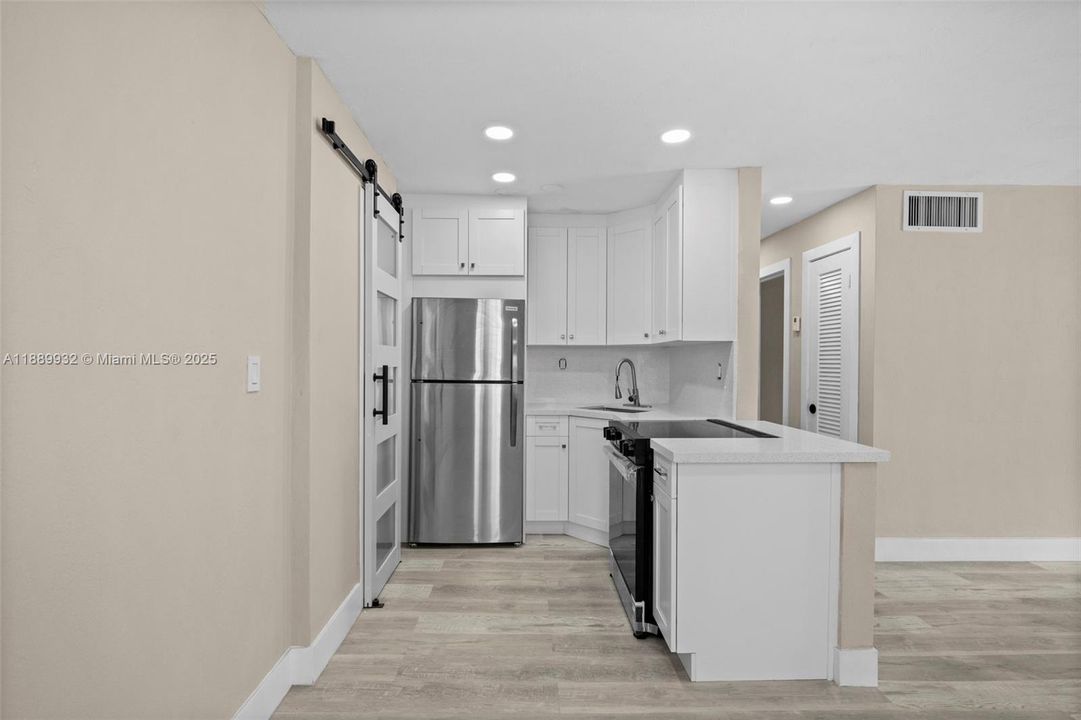 На продажу: $209,900 (1 спален, 1 ванн, 560 Квадратных фут)