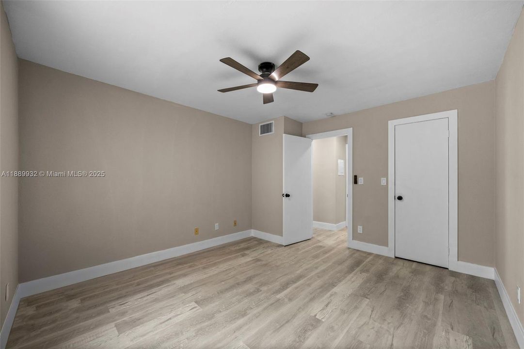 На продажу: $209,900 (1 спален, 1 ванн, 560 Квадратных фут)