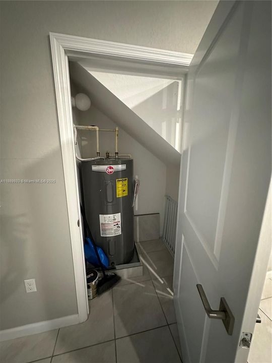 待售: $445,000 (3 贝兹, 2 浴室, 1442 平方英尺)