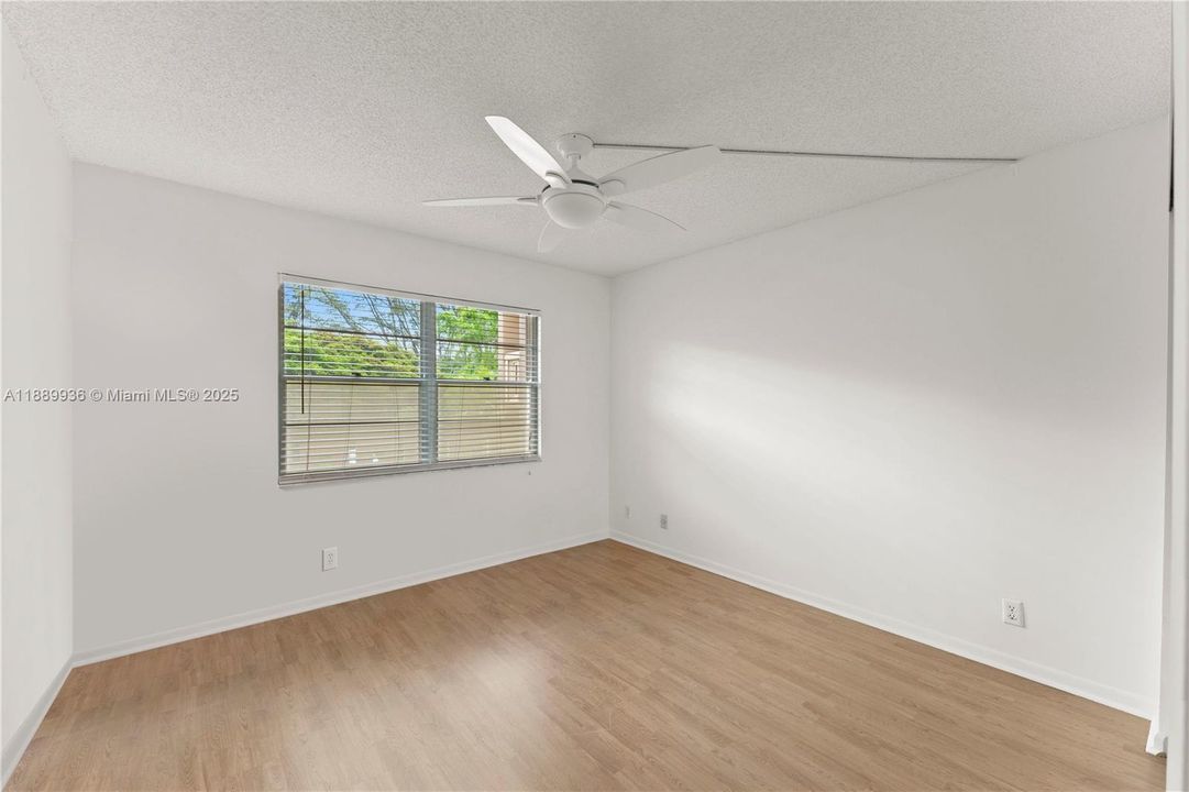 For Rent: $1,950 (2 beds, 2 baths, 1225 Square Feet)