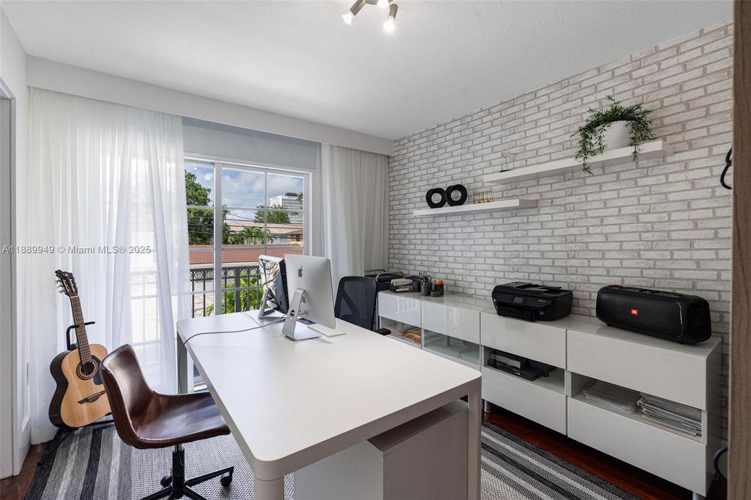 For Sale: $899,000 (3 beds, 2 baths, 1620 Square Feet)