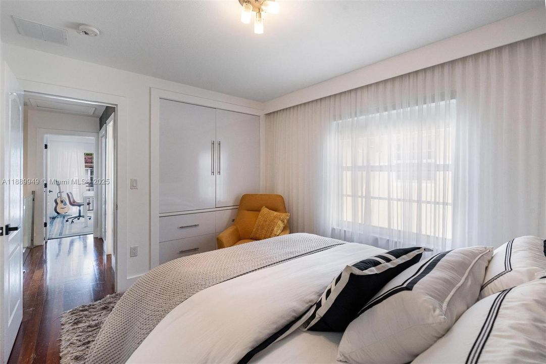 For Sale: $899,000 (3 beds, 2 baths, 1620 Square Feet)