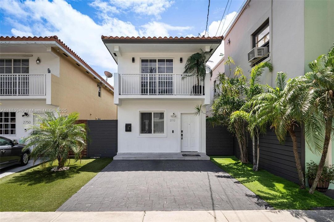 For Sale: $899,000 (3 beds, 2 baths, 1620 Square Feet)