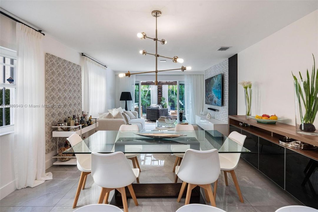 For Sale: $899,000 (3 beds, 2 baths, 1620 Square Feet)