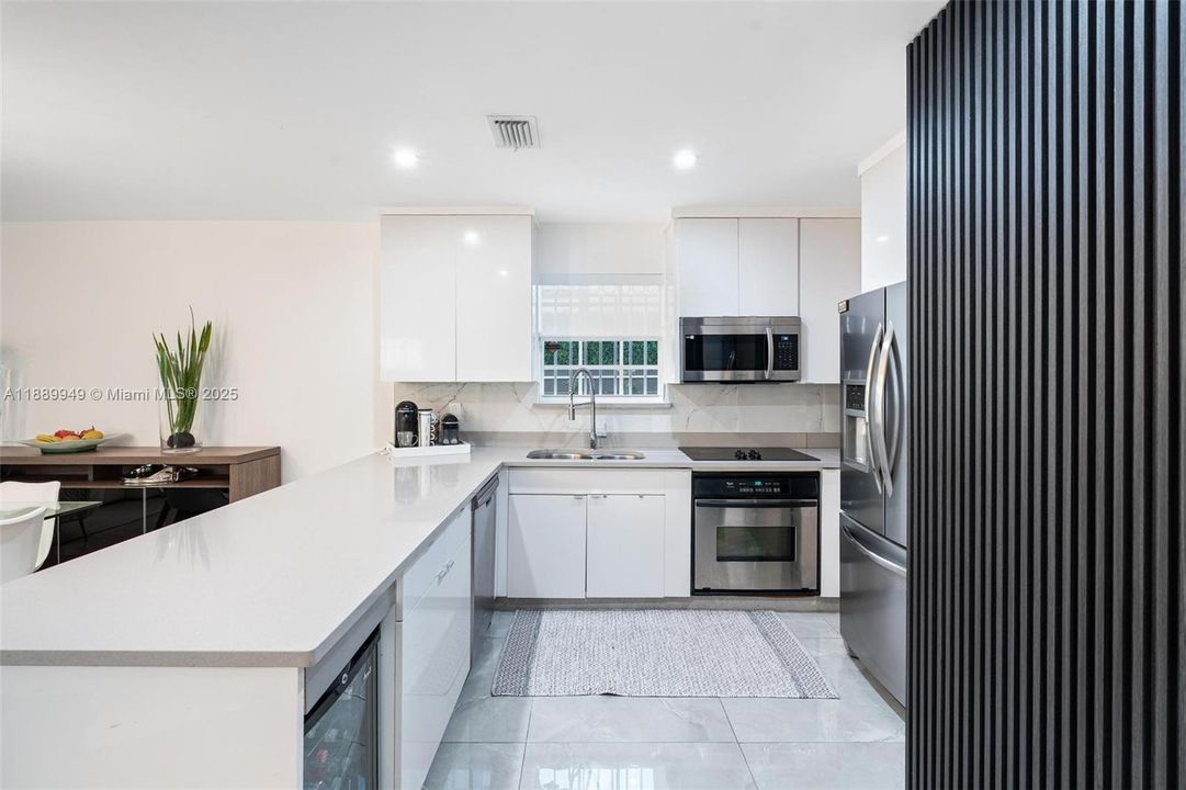 For Sale: $899,000 (3 beds, 2 baths, 1620 Square Feet)