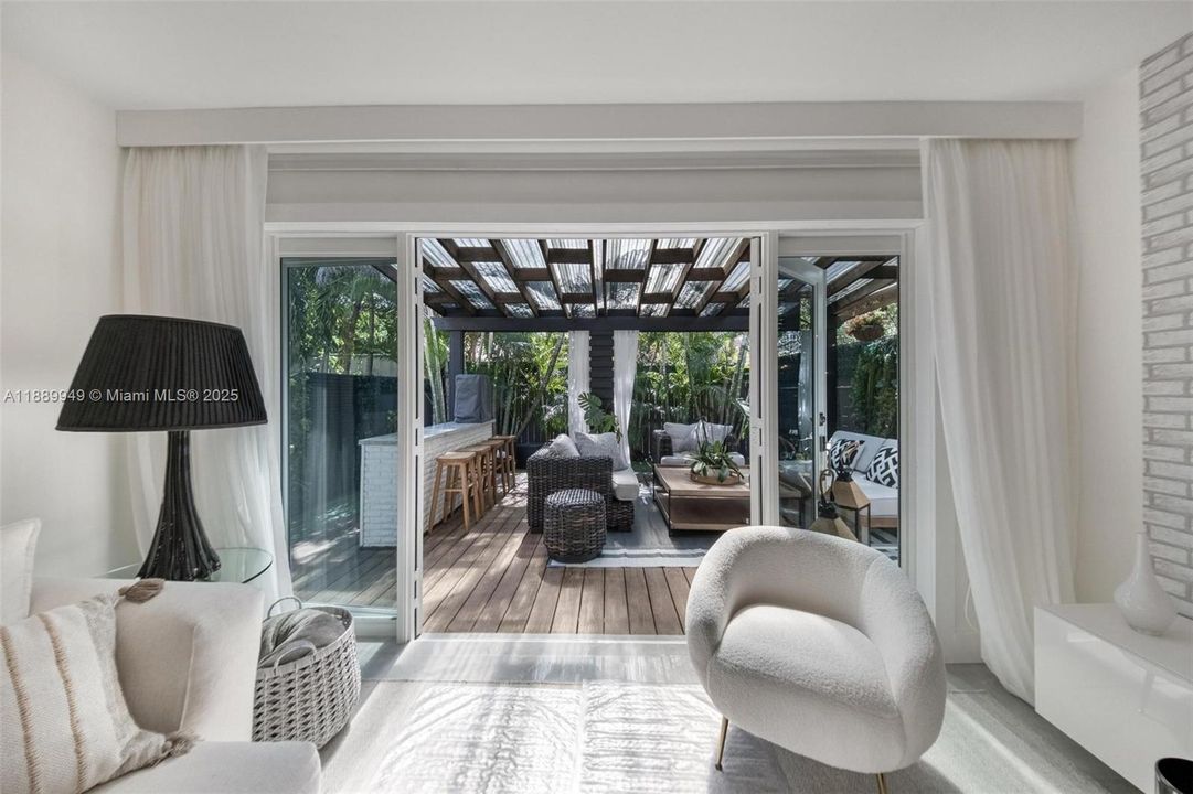 For Sale: $899,000 (3 beds, 2 baths, 1620 Square Feet)