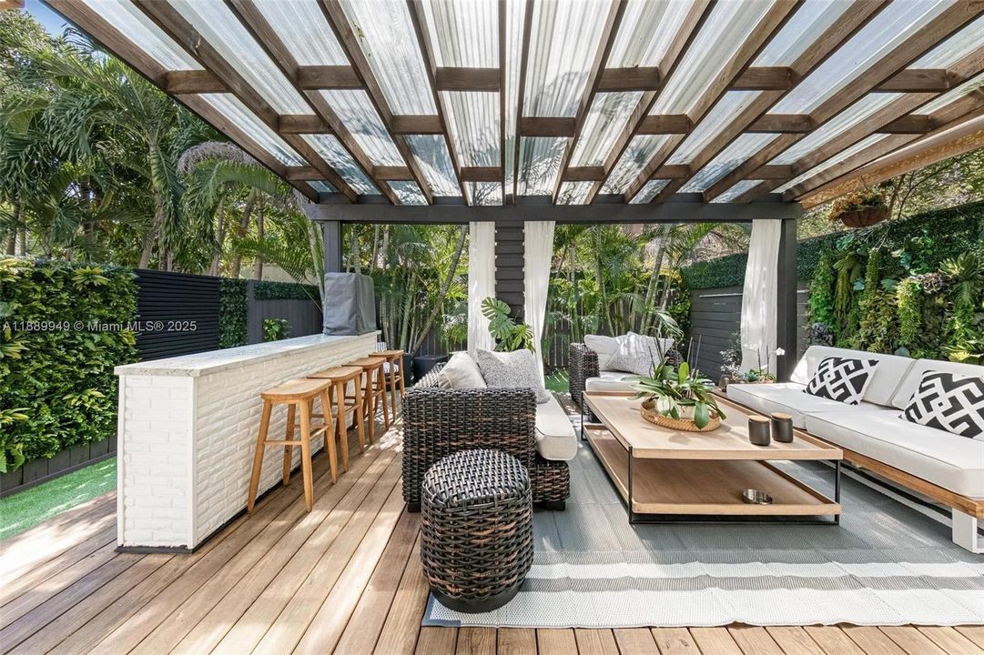 For Sale: $899,000 (3 beds, 2 baths, 1620 Square Feet)