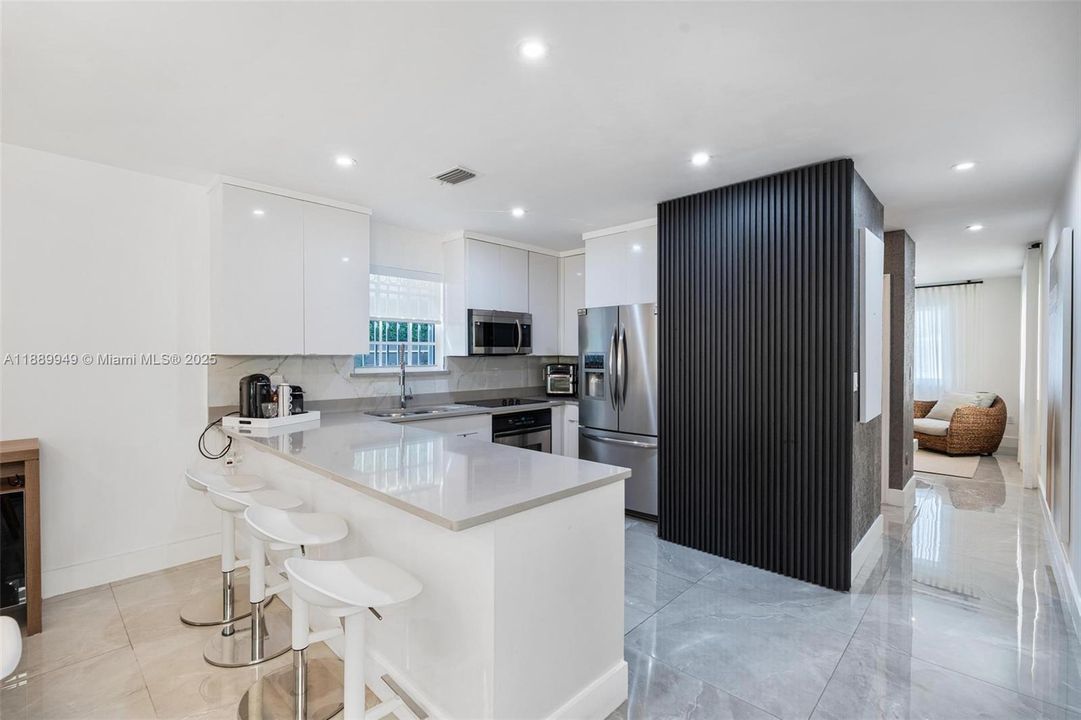 For Sale: $899,000 (3 beds, 2 baths, 1620 Square Feet)