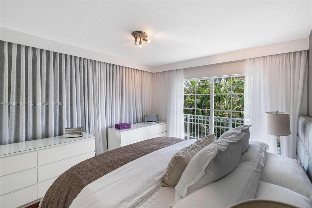 For Sale: $899,000 (3 beds, 2 baths, 1620 Square Feet)