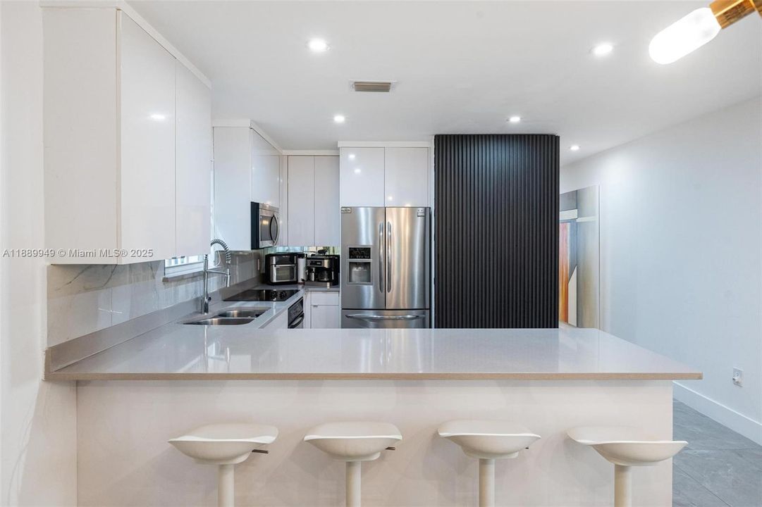 For Sale: $899,000 (3 beds, 2 baths, 1620 Square Feet)