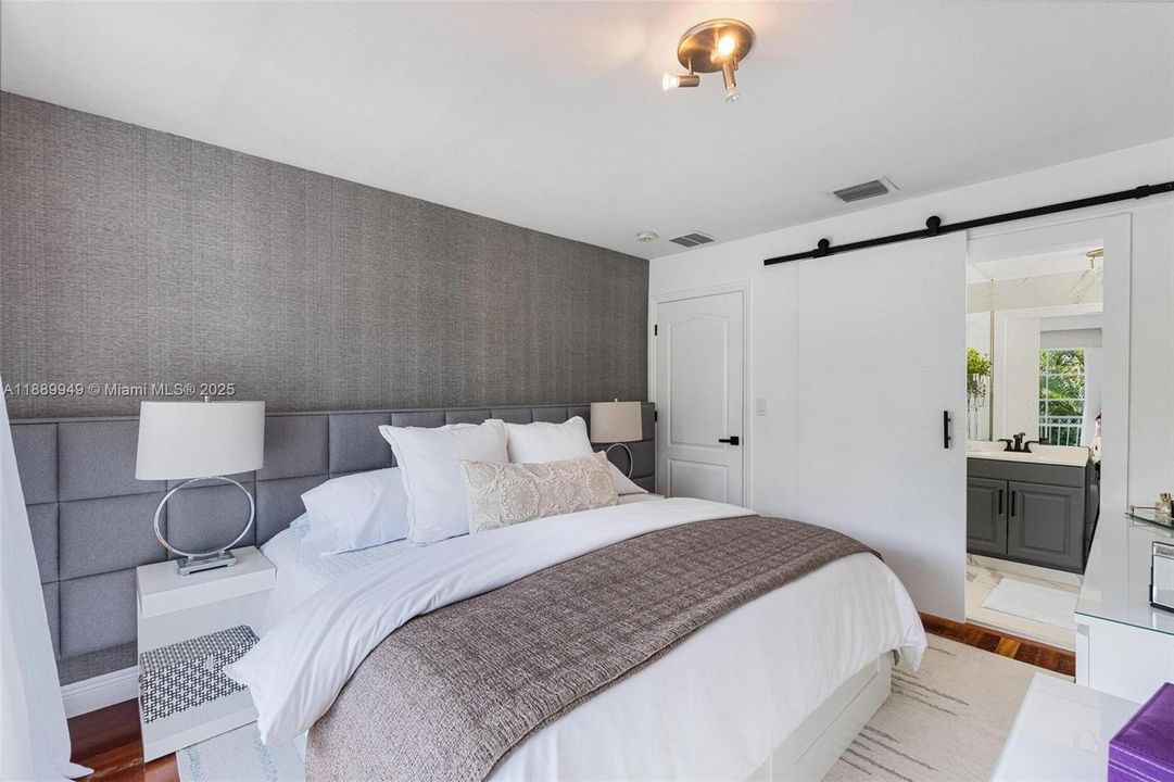 For Sale: $899,000 (3 beds, 2 baths, 1620 Square Feet)