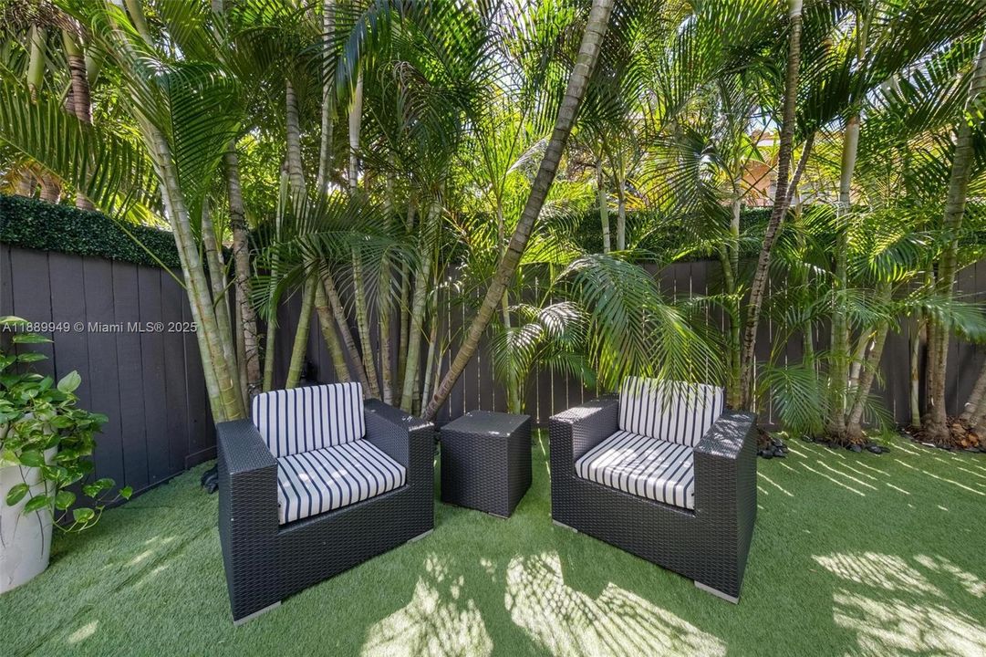 For Sale: $899,000 (3 beds, 2 baths, 1620 Square Feet)