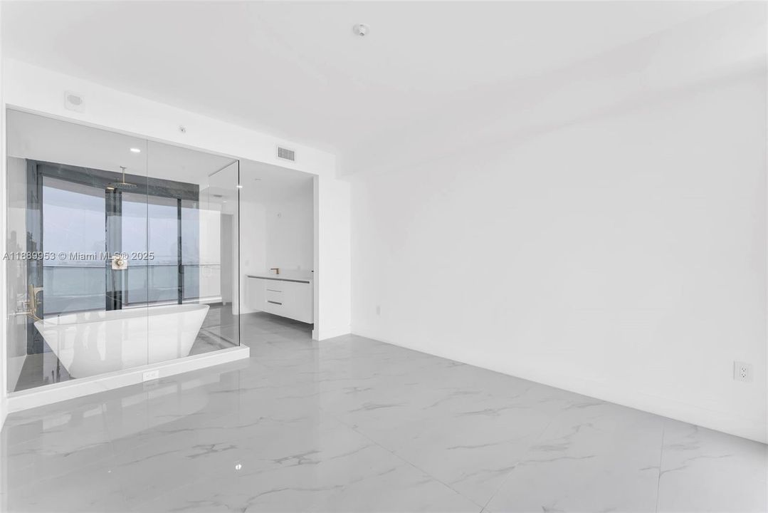 Active With Contract: $8,750 (3 beds, 3 baths, 1542 Square Feet)