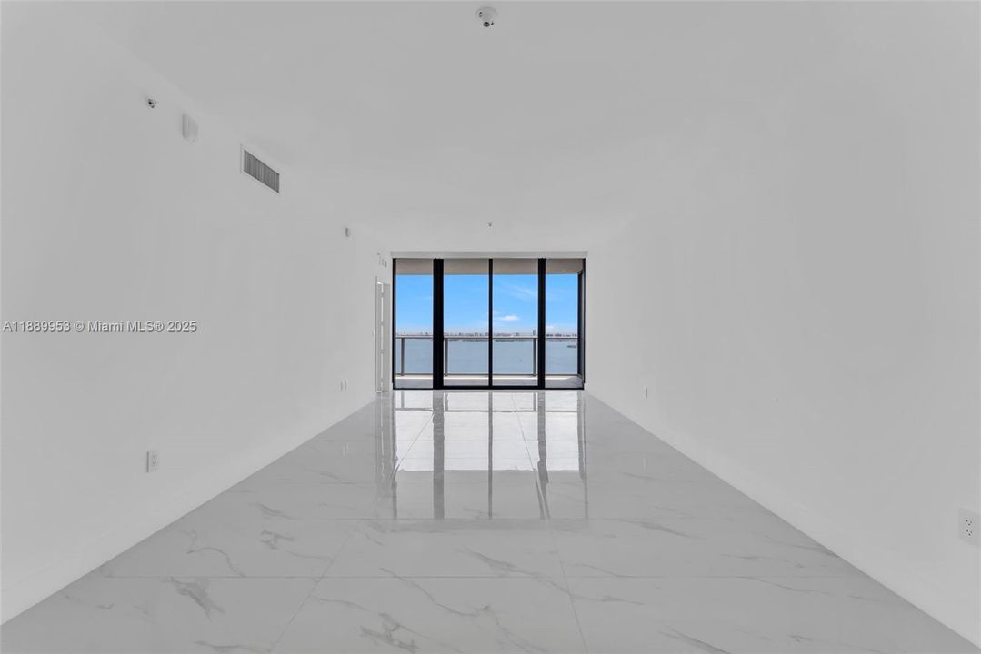 Active With Contract: $8,750 (3 beds, 3 baths, 1542 Square Feet)