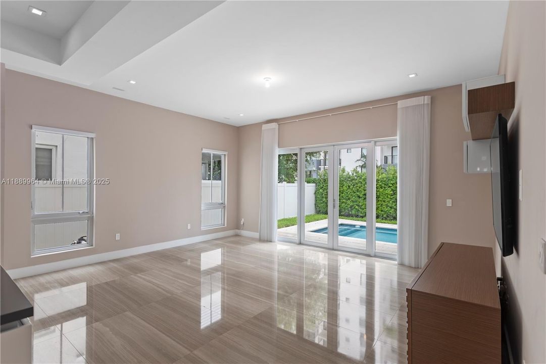 Active With Contract: $1,797,500 (5 beds, 5 baths, 3616 Square Feet)