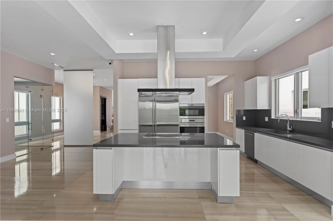 Active With Contract: $1,797,500 (5 beds, 5 baths, 3616 Square Feet)