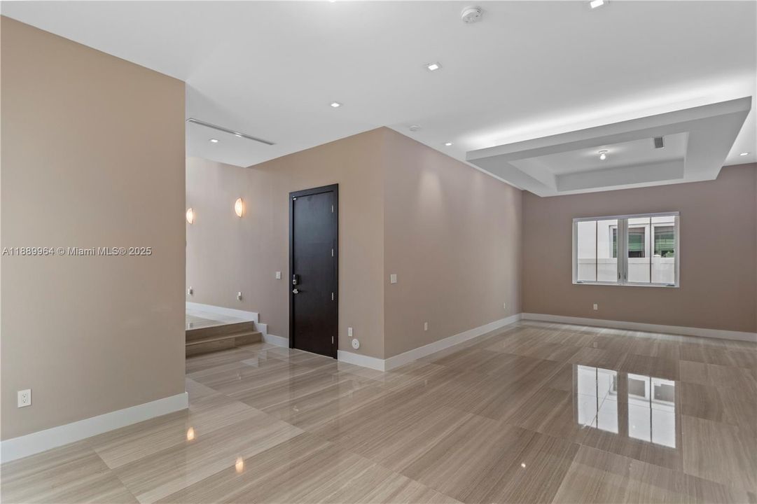 Active With Contract: $1,797,500 (5 beds, 5 baths, 3616 Square Feet)