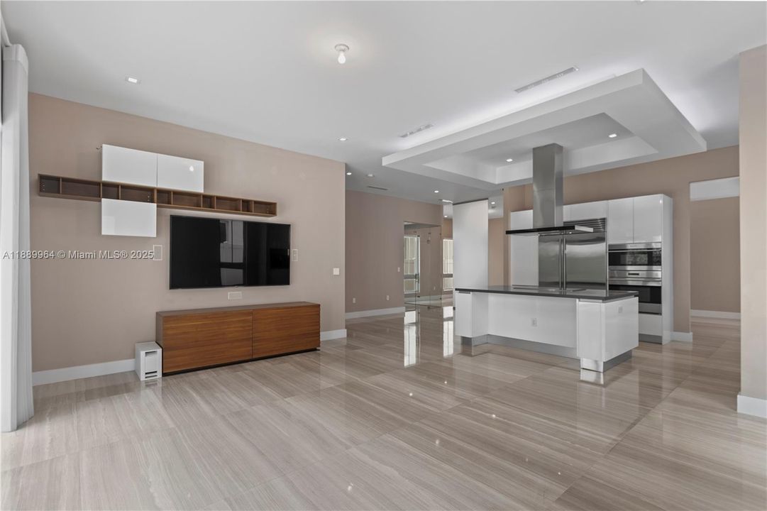 Active With Contract: $1,797,500 (5 beds, 5 baths, 3616 Square Feet)