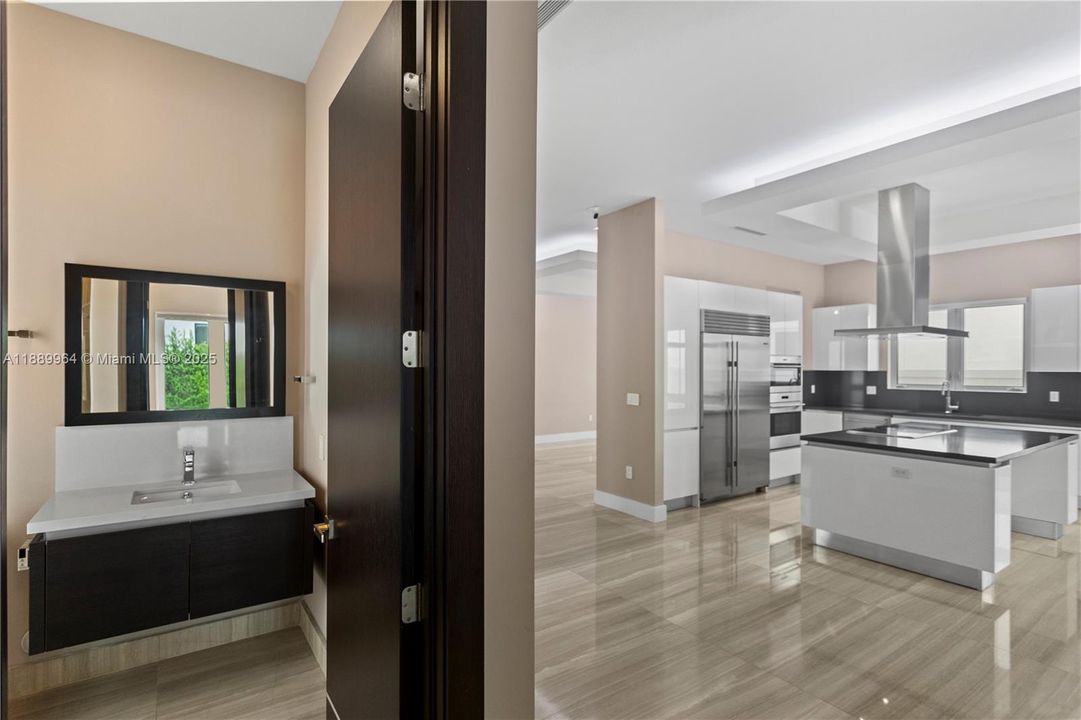 Active With Contract: $1,797,500 (5 beds, 5 baths, 3616 Square Feet)