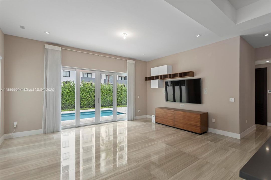 Active With Contract: $1,797,500 (5 beds, 5 baths, 3616 Square Feet)