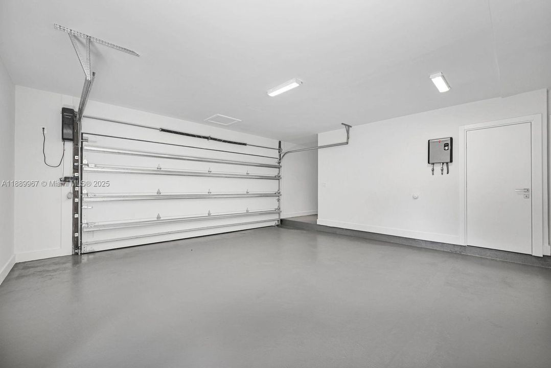 最近售出: $2,150,000 (5 贝兹, 4 浴室, 2652 平方英尺)