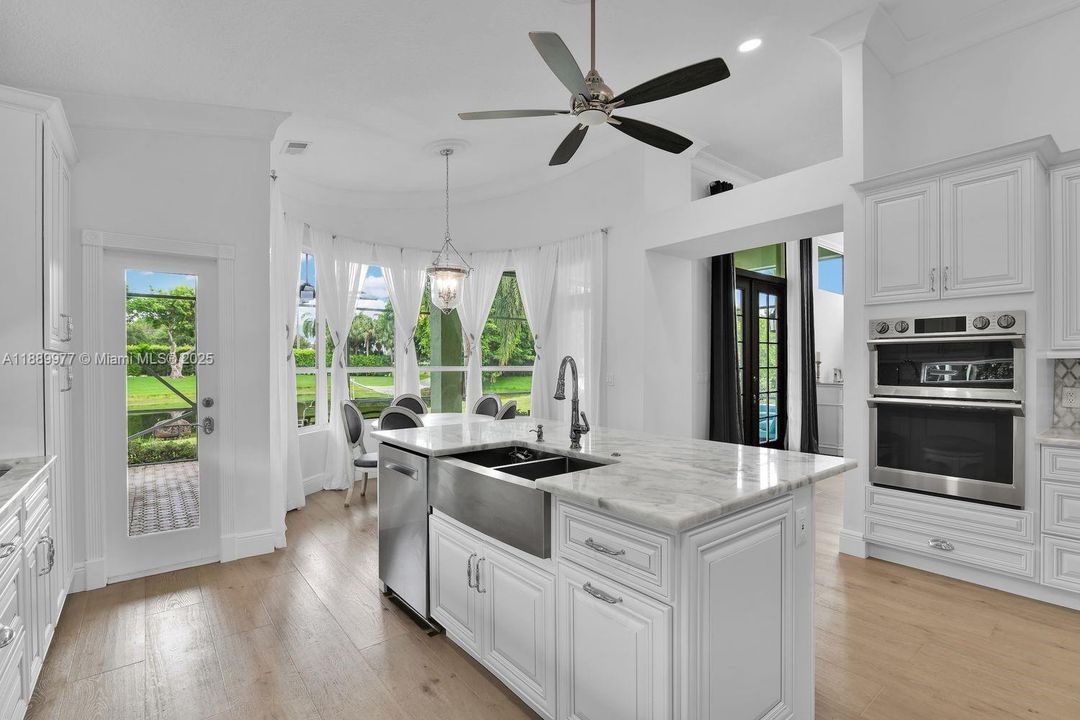 最近售出: $1,750,000 (5 贝兹, 3 浴室, 3550 平方英尺)