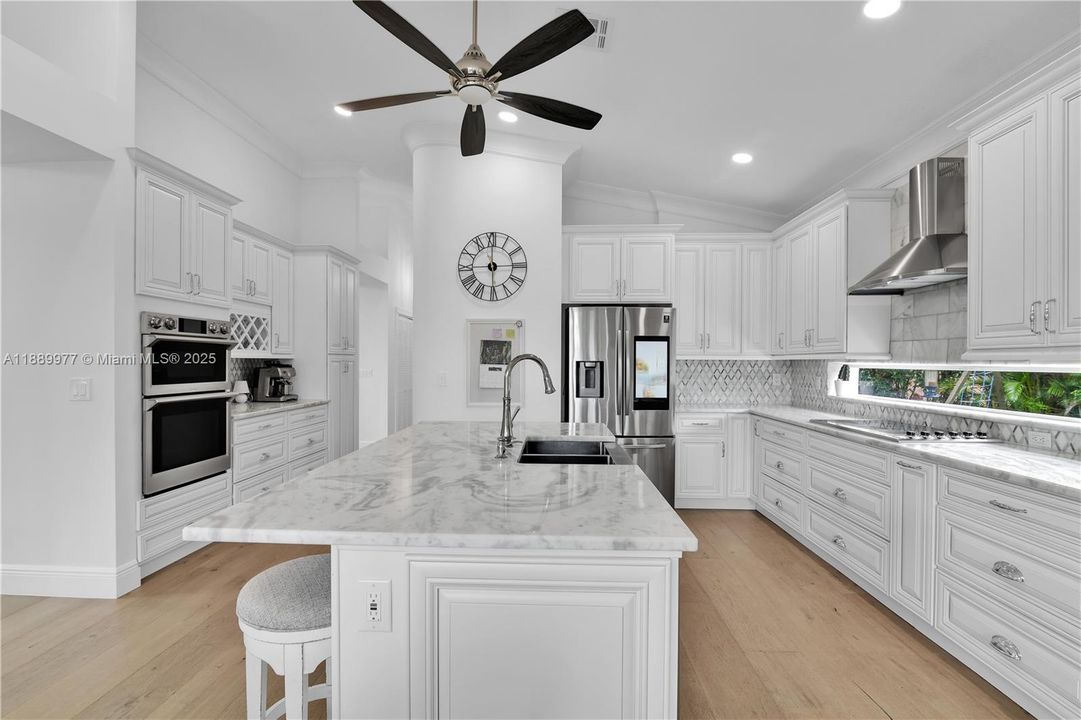 最近售出: $1,750,000 (5 贝兹, 3 浴室, 3550 平方英尺)