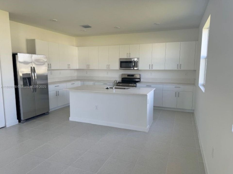 En Renta: $4,800 (5 camas, 4 baños, 3456 Pies cuadrados)