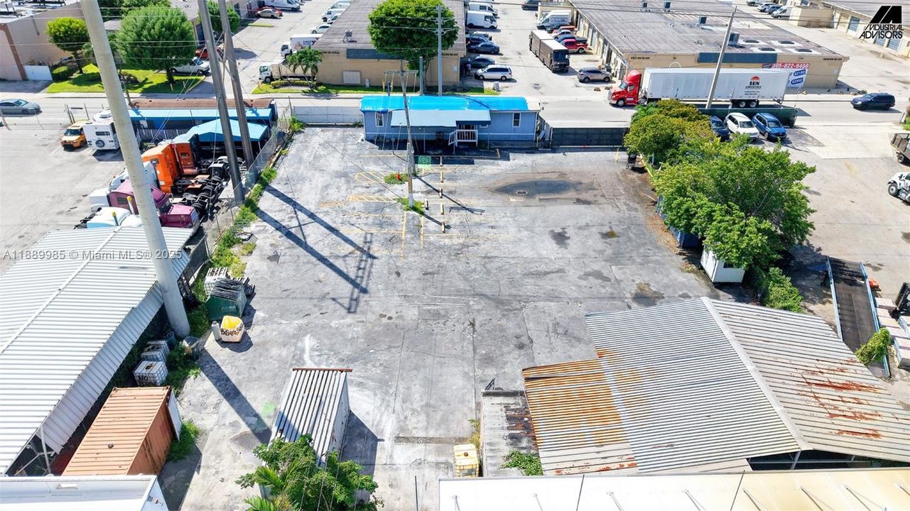 В аренду: $9,750 (0 спален, 0 ванн, 0 Квадратных фут)