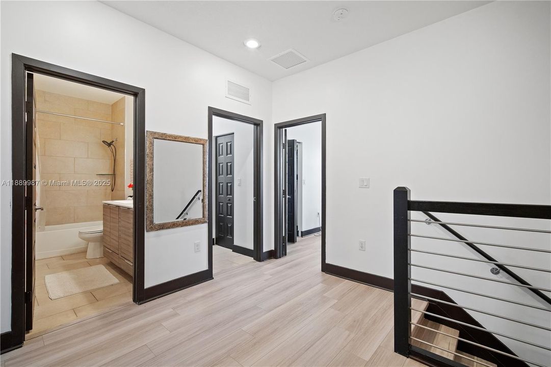 En Venta: $627,000 (3 camas, 3 baños, 1850 Pies cuadrados)