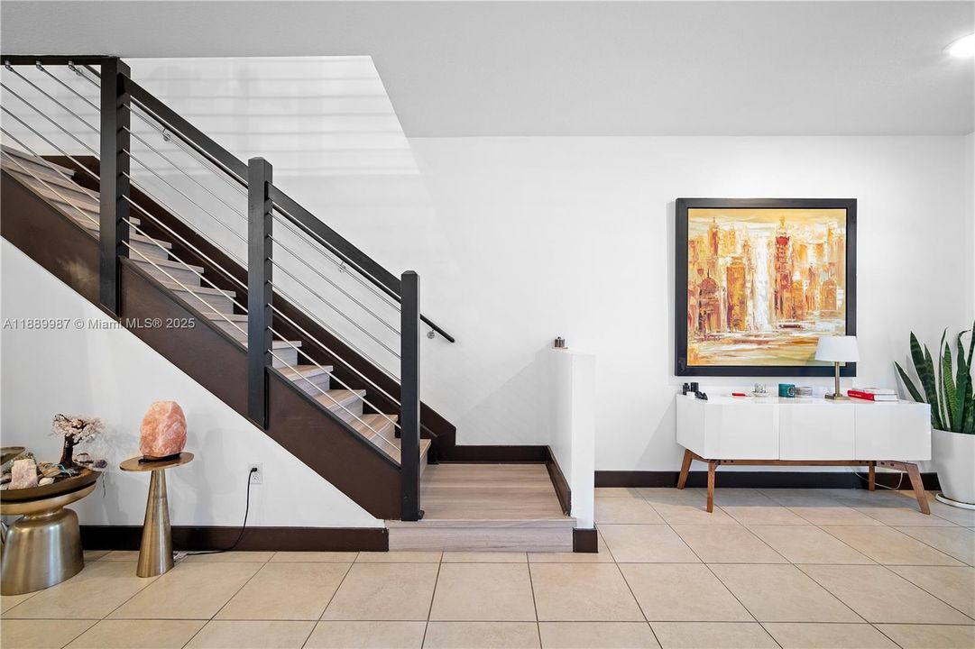 En Venta: $627,000 (3 camas, 3 baños, 1850 Pies cuadrados)