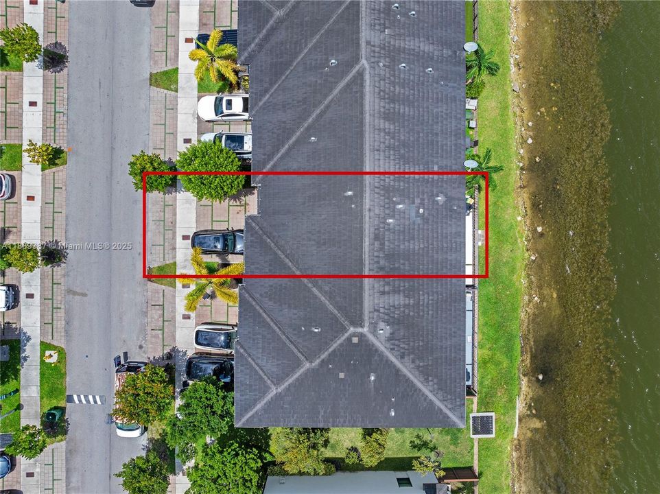 En Venta: $627,000 (3 camas, 3 baños, 1850 Pies cuadrados)