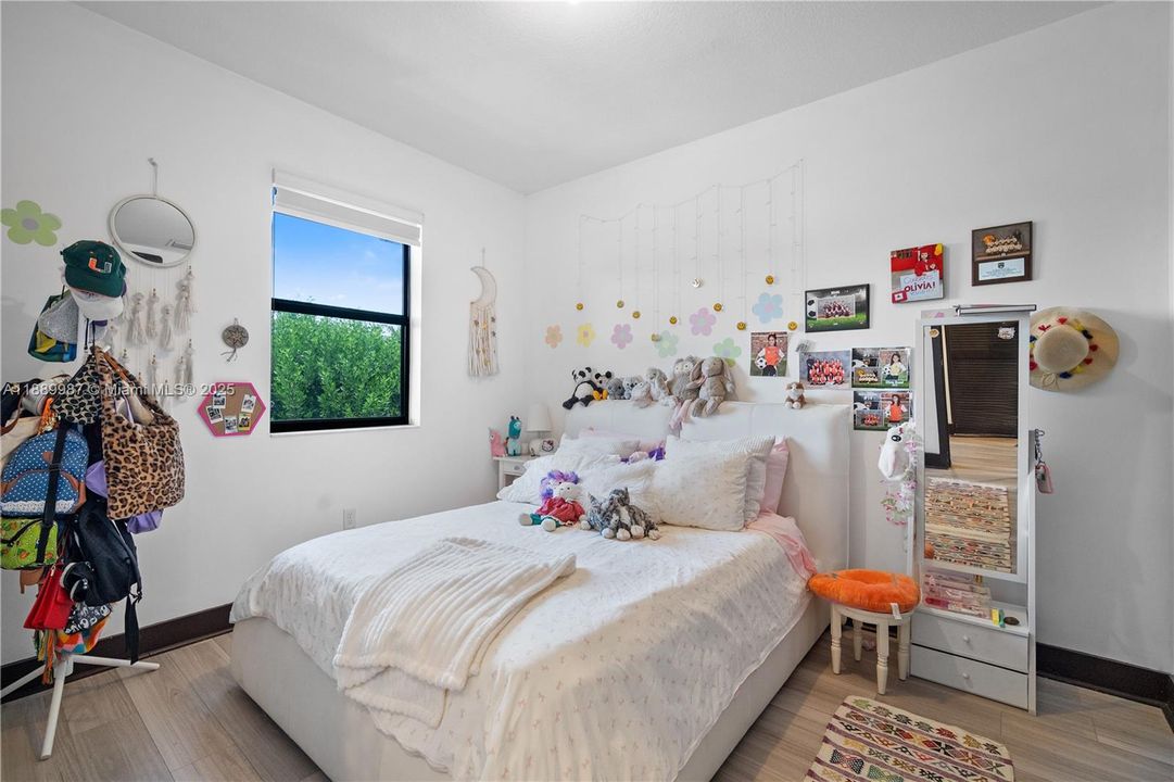 En Venta: $627,000 (3 camas, 3 baños, 1850 Pies cuadrados)