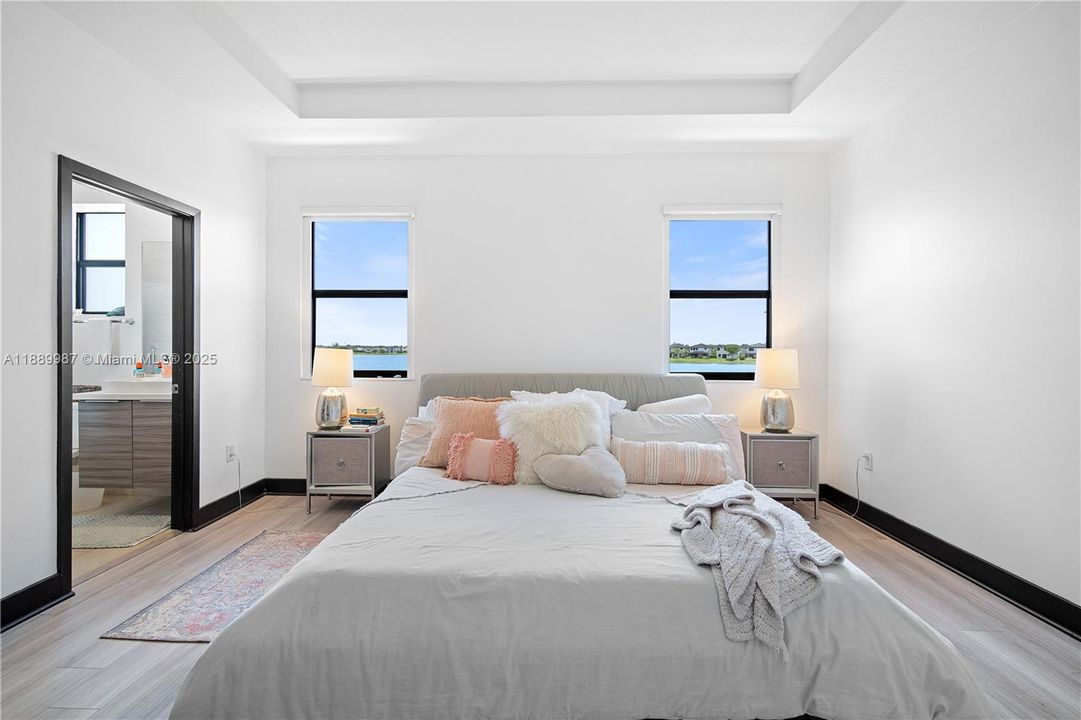 En Venta: $627,000 (3 camas, 3 baños, 1850 Pies cuadrados)