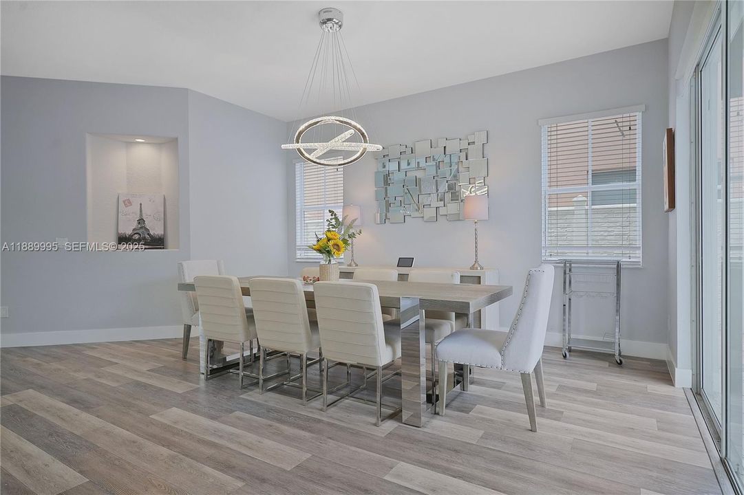 На продажу: $1,100,000 (5 спален, 5 ванн, 3408 Квадратных фут)