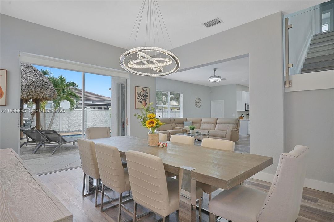 На продажу: $1,100,000 (5 спален, 5 ванн, 3408 Квадратных фут)