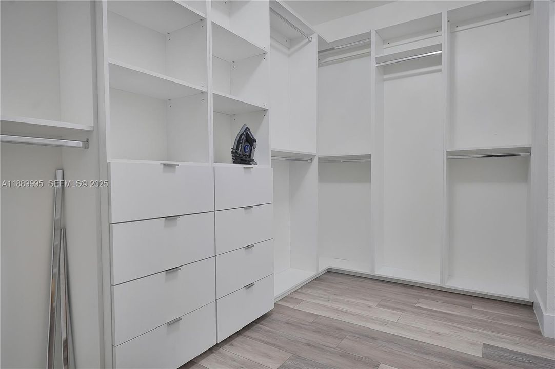 На продажу: $1,100,000 (5 спален, 5 ванн, 3408 Квадратных фут)