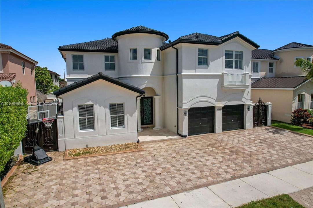 На продажу: $1,100,000 (5 спален, 5 ванн, 3408 Квадратных фут)