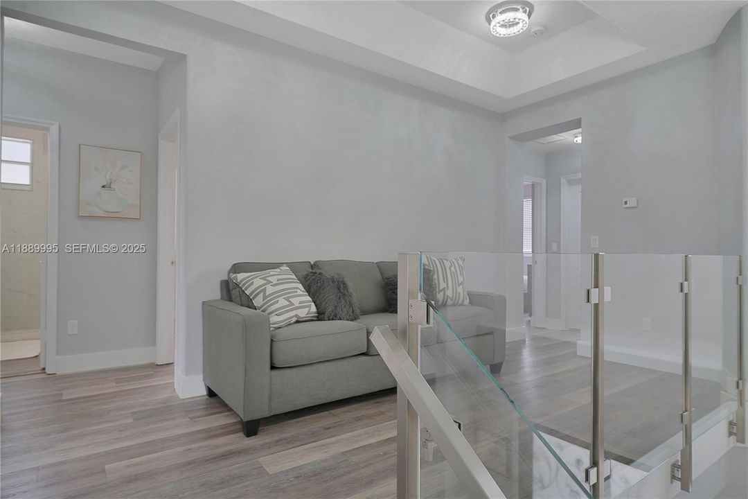 На продажу: $1,100,000 (5 спален, 5 ванн, 3408 Квадратных фут)